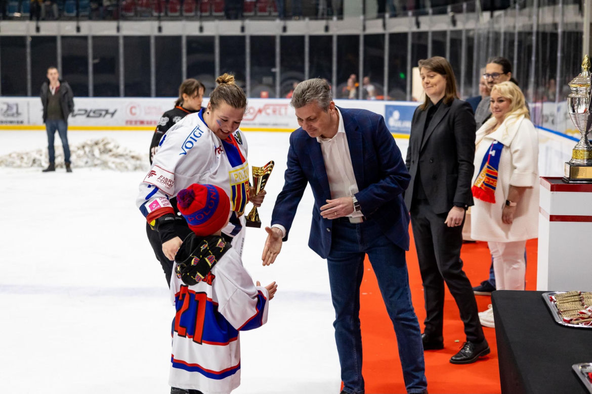 Hokeistki Polonii Bytom pokonały Kojotki Naprzód Janów Katowice ZDJĘCIA