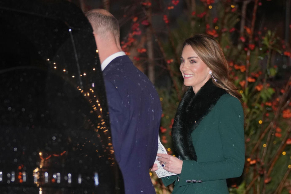 Kate i William z dziećmi na świątecznym koncercie