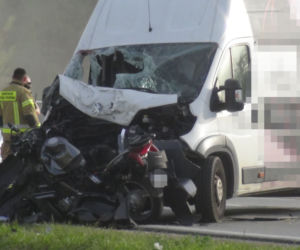 Nie żyje 30-letni motocyklista. Drogowa makabra na DK 50 pod Otwockiem
