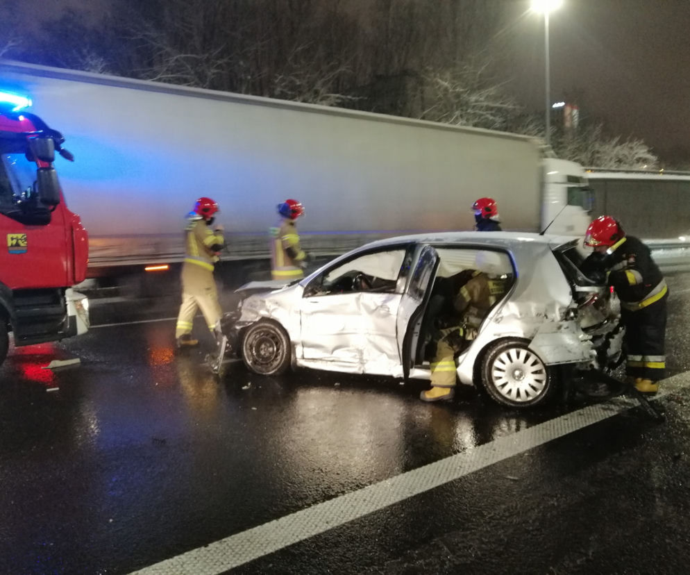Katowice: Wypadek na autostradzie A4 na wysokości AWF-u. Jedna osoba poszkodowana, są spore utrudnienia