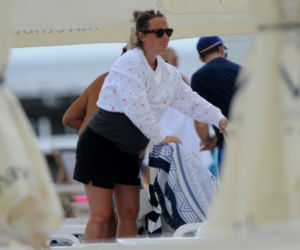 Olga Frycz haftuje na plaży