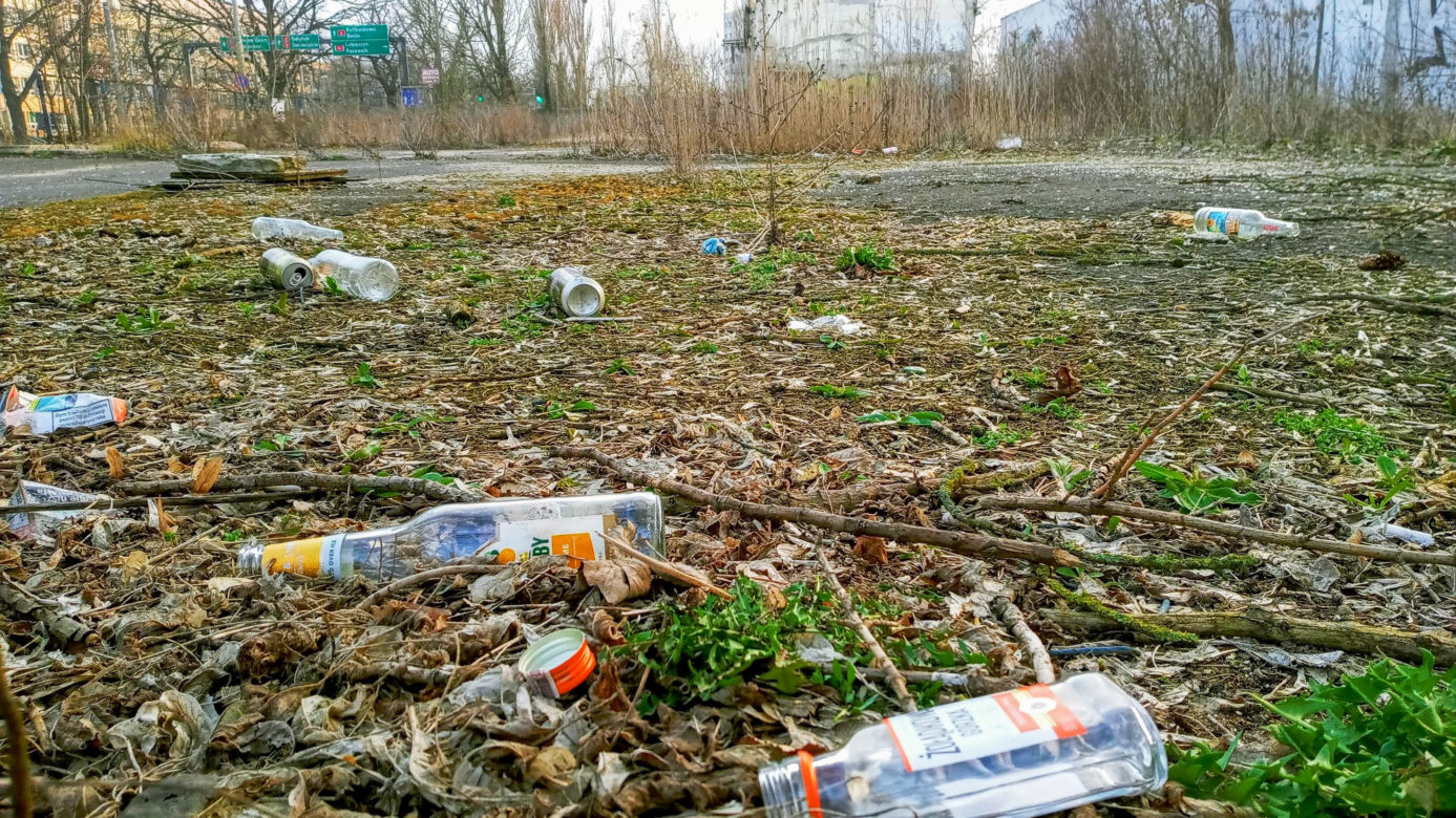 Niebezpieczny pustostan straszy w centrum Szczecina