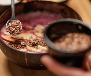 Smoothie bowl z jagodami i superfoods – energetyczne śniadanie