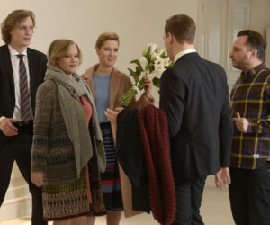 O mnie się nie martw 2 sezon odc. 9. Tomek (Karol Dziuba), Asia (Aleksandra Domańska), Iga (Joanna Kulig), Marcin (Stefan Pawłowski)