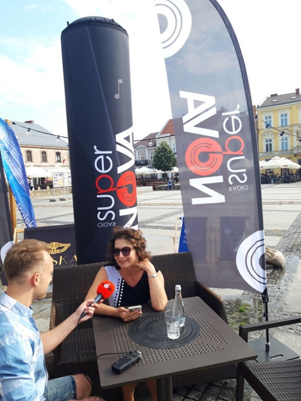 Super Lato w Kielcach. Zdjęcia z naszego mobilnego studia w ogródku letnim klubu Maska