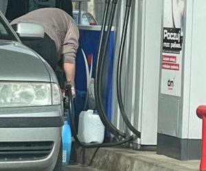 Ukraińscy pogranicznicy mają spore problemy z odprawą uchodźców uciekających przed wojną