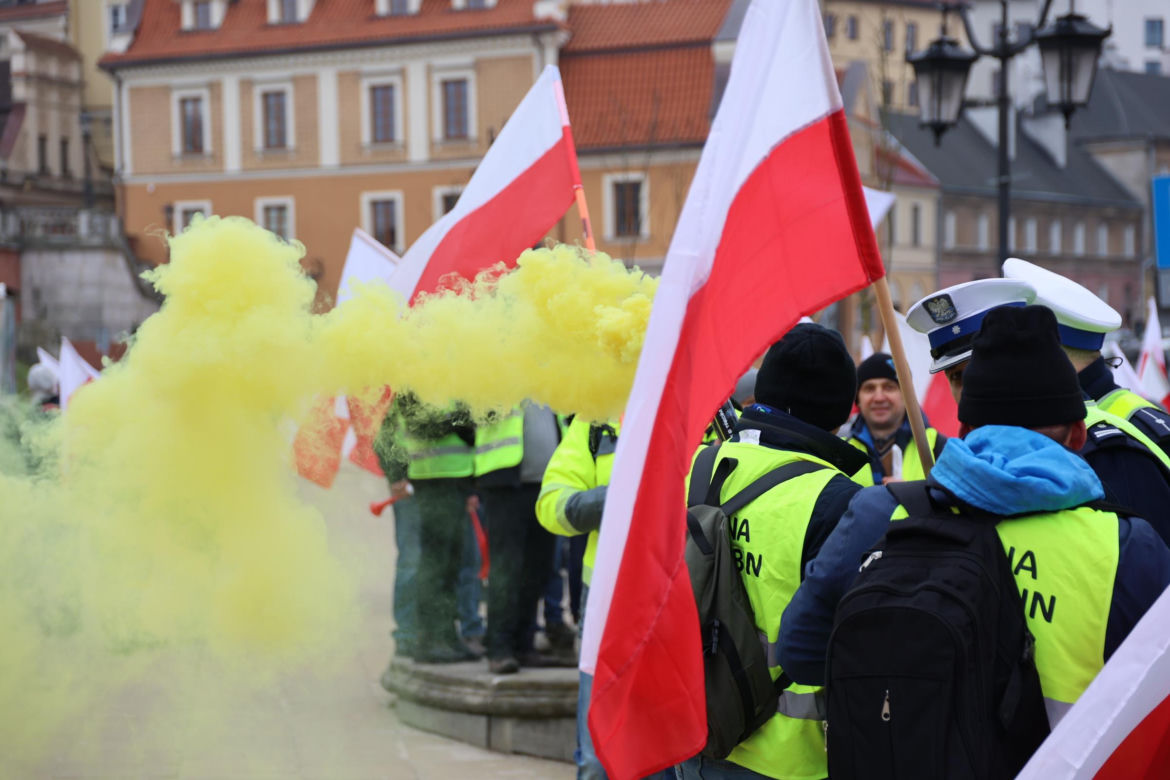 Protest rolników 20 marca w Lublinie. Przeszli ulicami miasta pod LUW