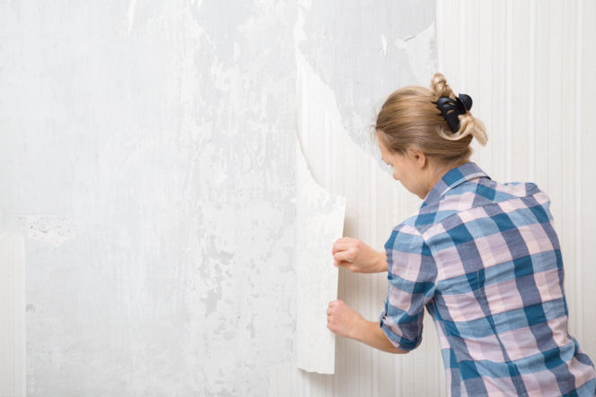 Jak przygotować ścianę do tapetowania? Praktyczne porady