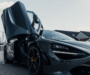 Hubert Hurkacz w McLarenie 720S Coupe