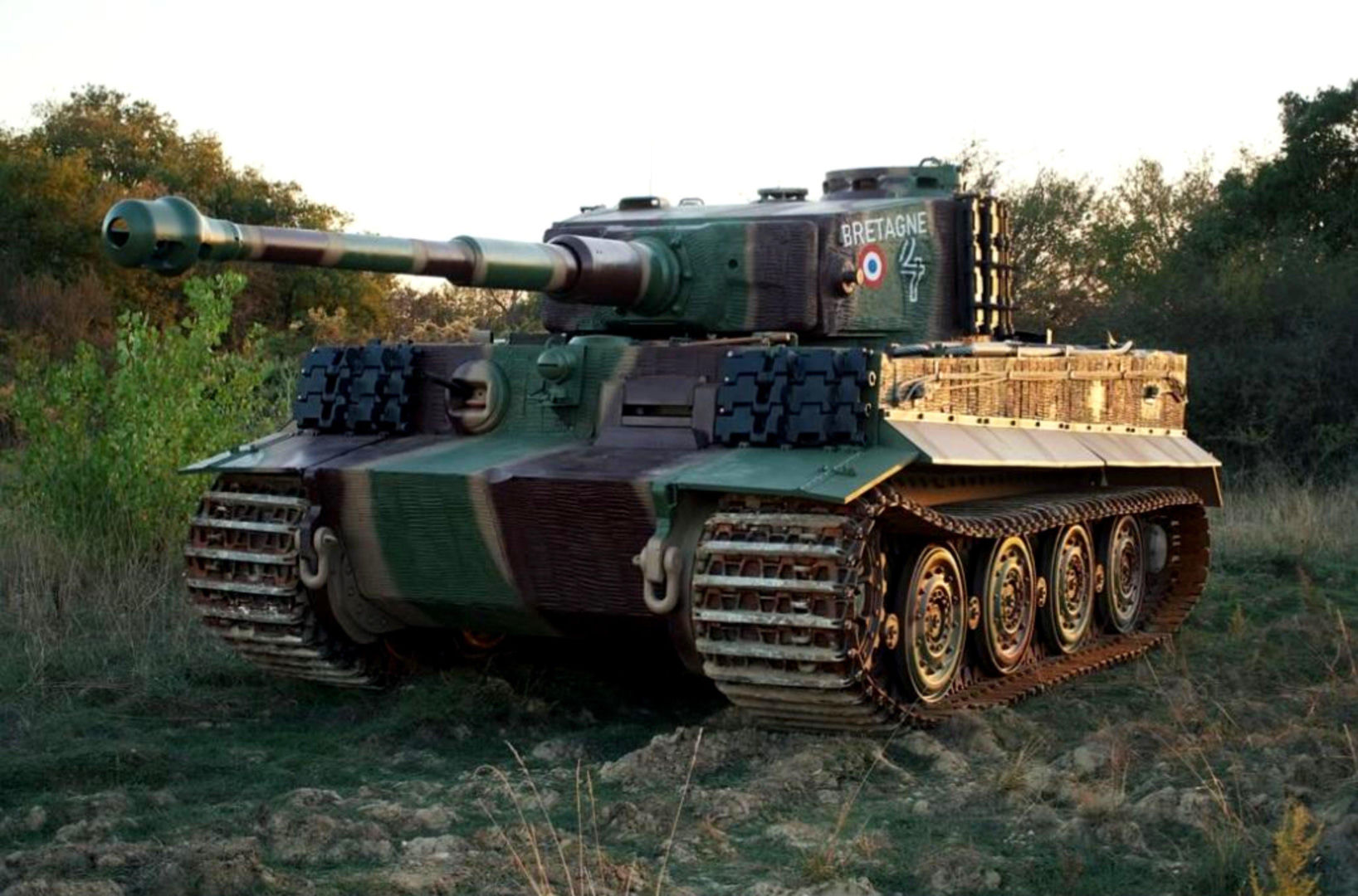 Od Waffen-SS do armii francuskiej. Czołg Tygrys I z Saumur znów jeździ