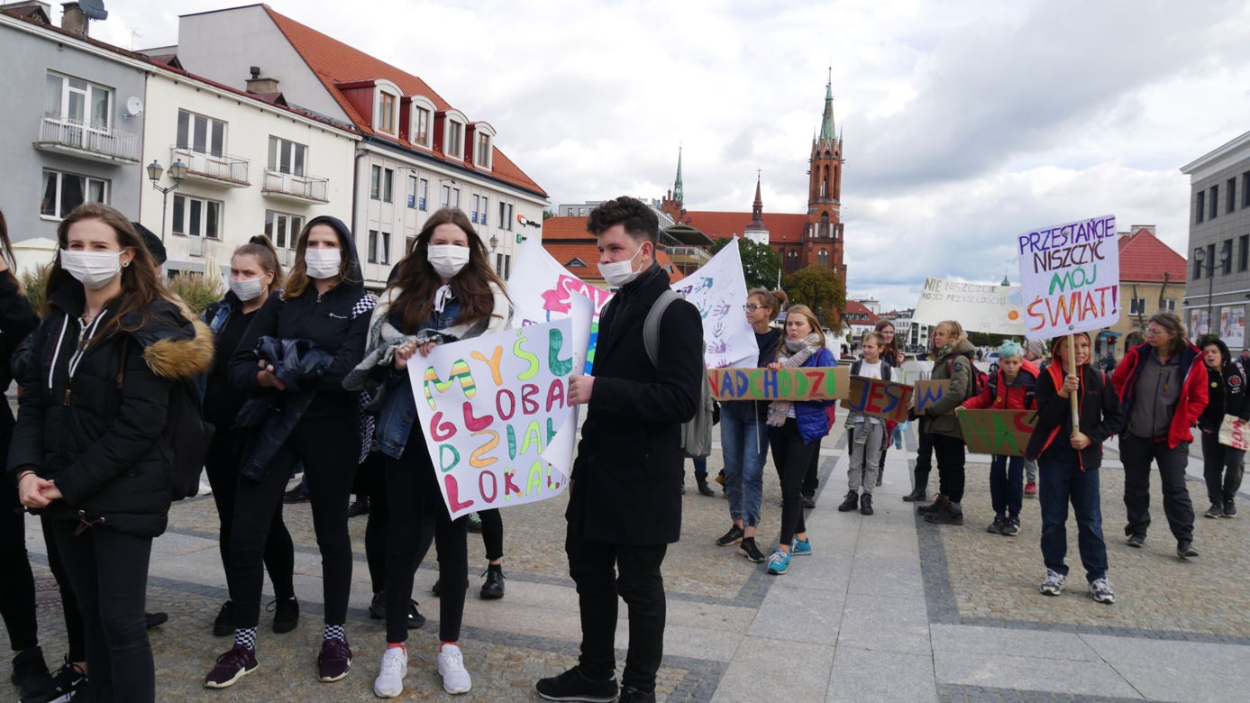 Białystok: Młodzieżowy Strajk Klimatyczny - "Najpierw natura, potem matura"