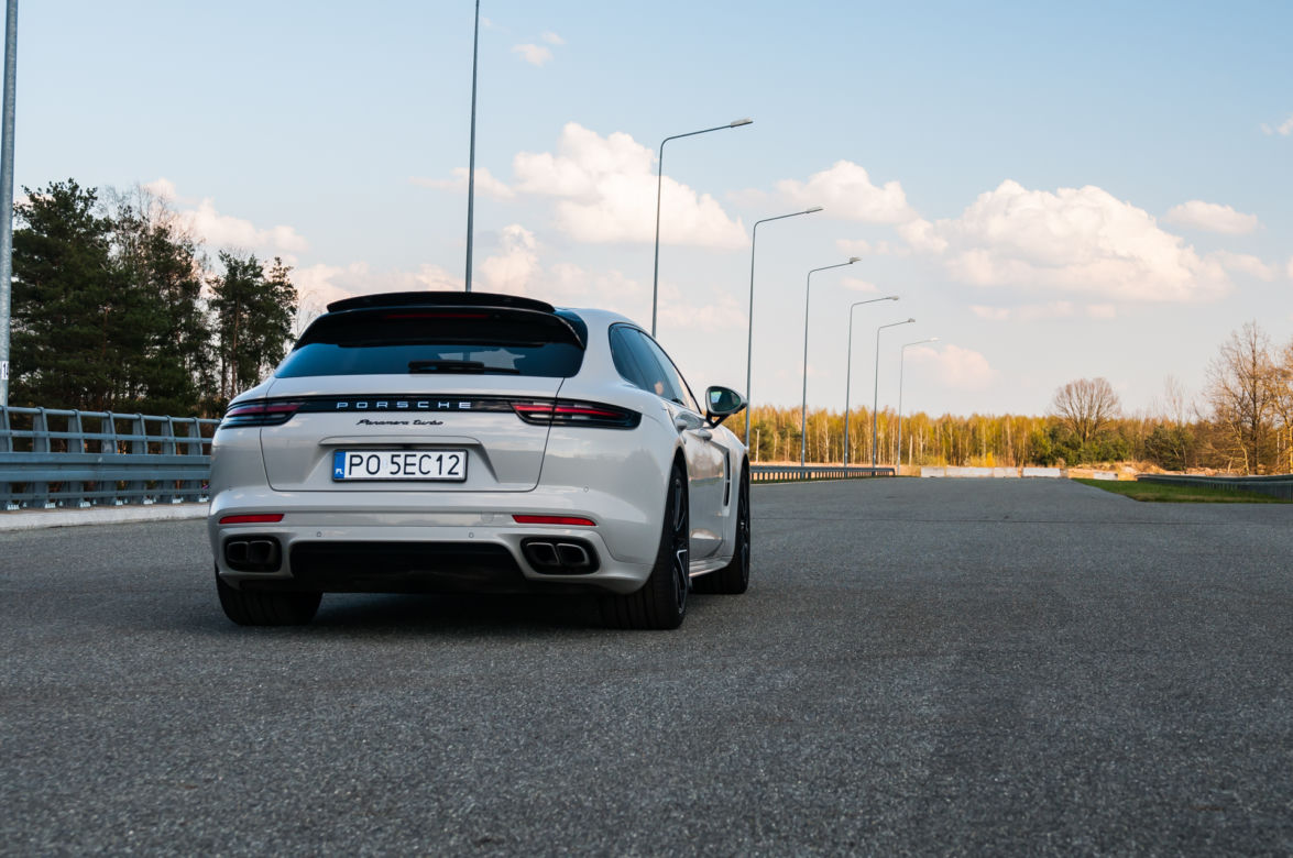 Porsche Panamera Turbo Sport Turismo 4.0 V8 550 KM
