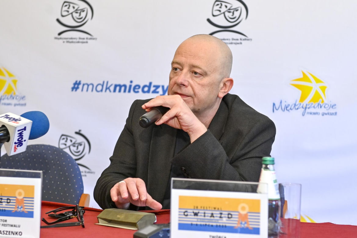 . Schudł i zapuścił wąsy