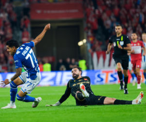 Widzew - Lech: Stadion zamarł po babolu bramkarza w 96. minucie! Koszmarny błąd