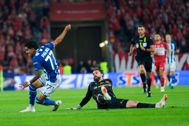 Widzew - Lech: Stadion zamarł po babolu bramkarza w 96. minucie! Koszmarny błąd