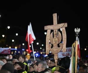 Marsz Pamięci PiS przeszedł ulicami Warszawy. To już 16 lat po katastrofie smoleńskiej