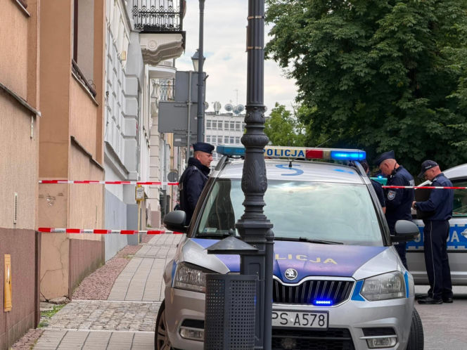 Pilna akcja służb w centrum Kielc. Zablokowana ulica Wesoła