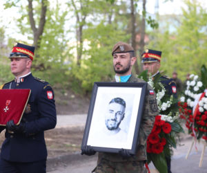 Łzy i oklaski w jednej chwili. Pogrzeb Łukasza Litewki poruszył całą Polskę