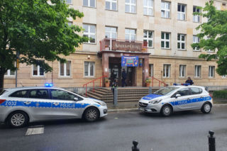 Warszawa: ALARMY BOMBOWE podczas egzaminu ósmoklasisty! Uczniowie nie przystąpią do testu?