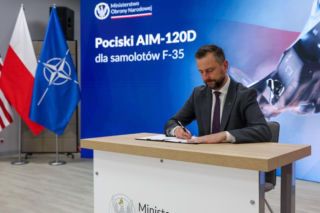 Umowa na AIM-120D AMRAAM