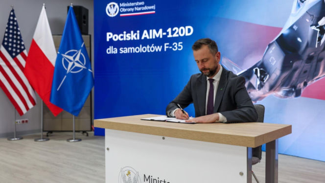 Umowa na AIM-120D AMRAAM