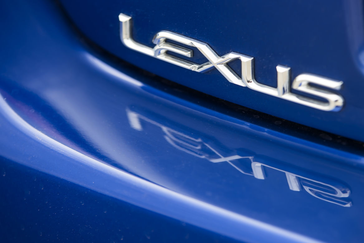 Lexus RC F Carbon 5.0 V8 464 KM 