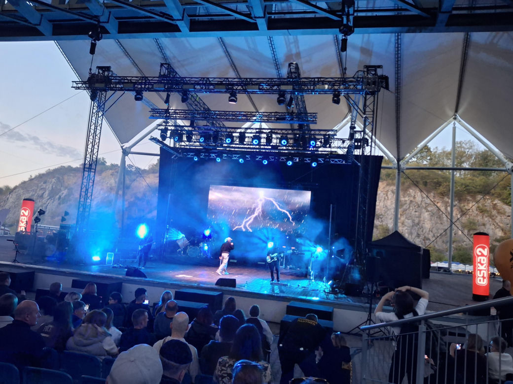 PGS Rock Festival na Kadzielni. Tłumy fanów śpiewały z LemON-em i Ewą Farną