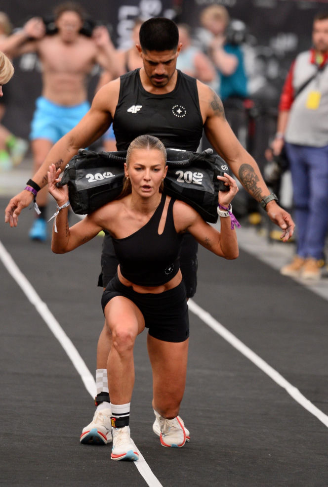 Anna Lewandowska z przystojnym Latynosem na zawodach Hyrox