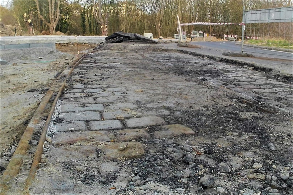 Pozostałości po trasie tramwajowej w "dolinie śmierci"