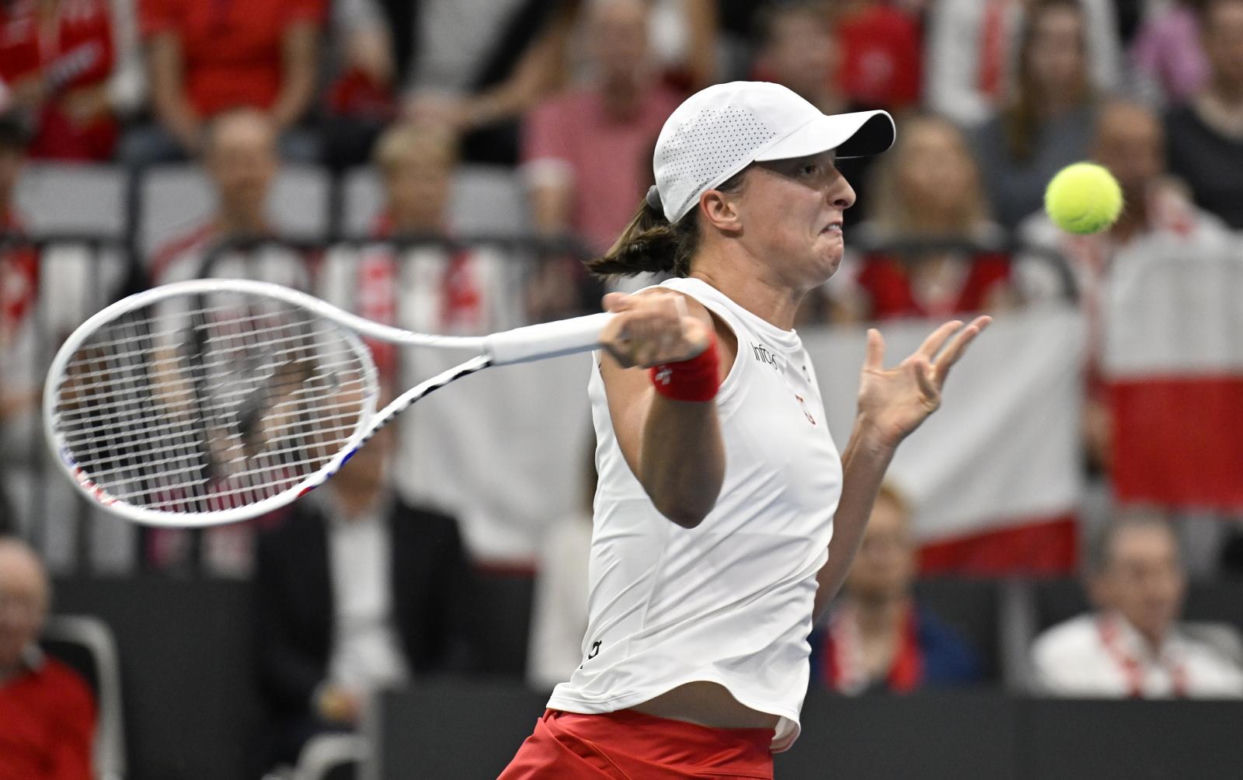 Iga Świątek - Celine Naef w turnieju BJK Cup