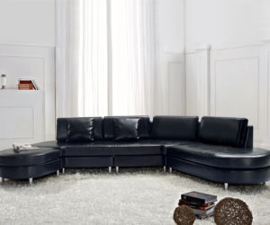 Czarna sofa