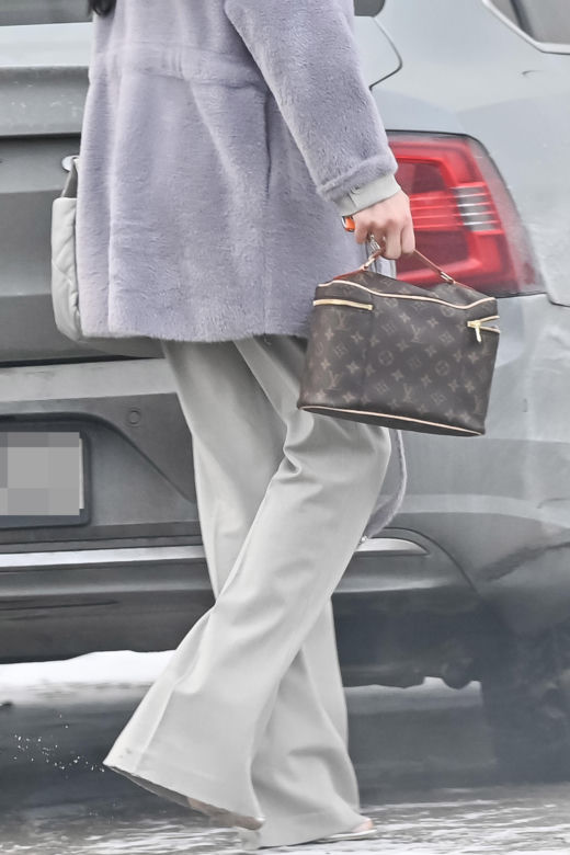 Justyna Steczkowska boso na śniegu