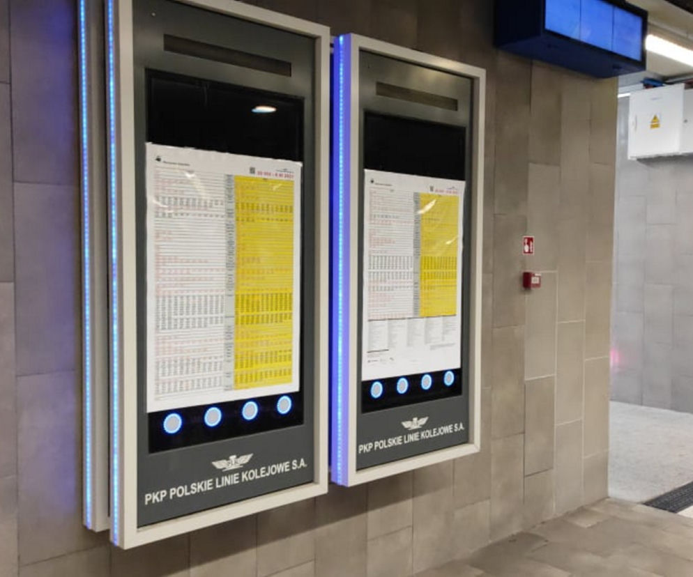 Papierowe kartki zamiast nowoczesnych ekranów! Wielka wtopa PKP