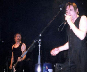 Mieli tworzyć muzykę ze złomu Stoczni Gdańskiej. Einstürzende Neubauten wykuwali swój dźwięk w ruinach Berlina