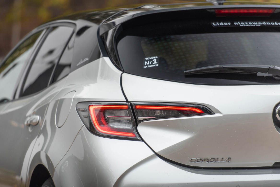 Toyota Corolla Hatchback 1.2 Turbo 116 KM 6 M/T 