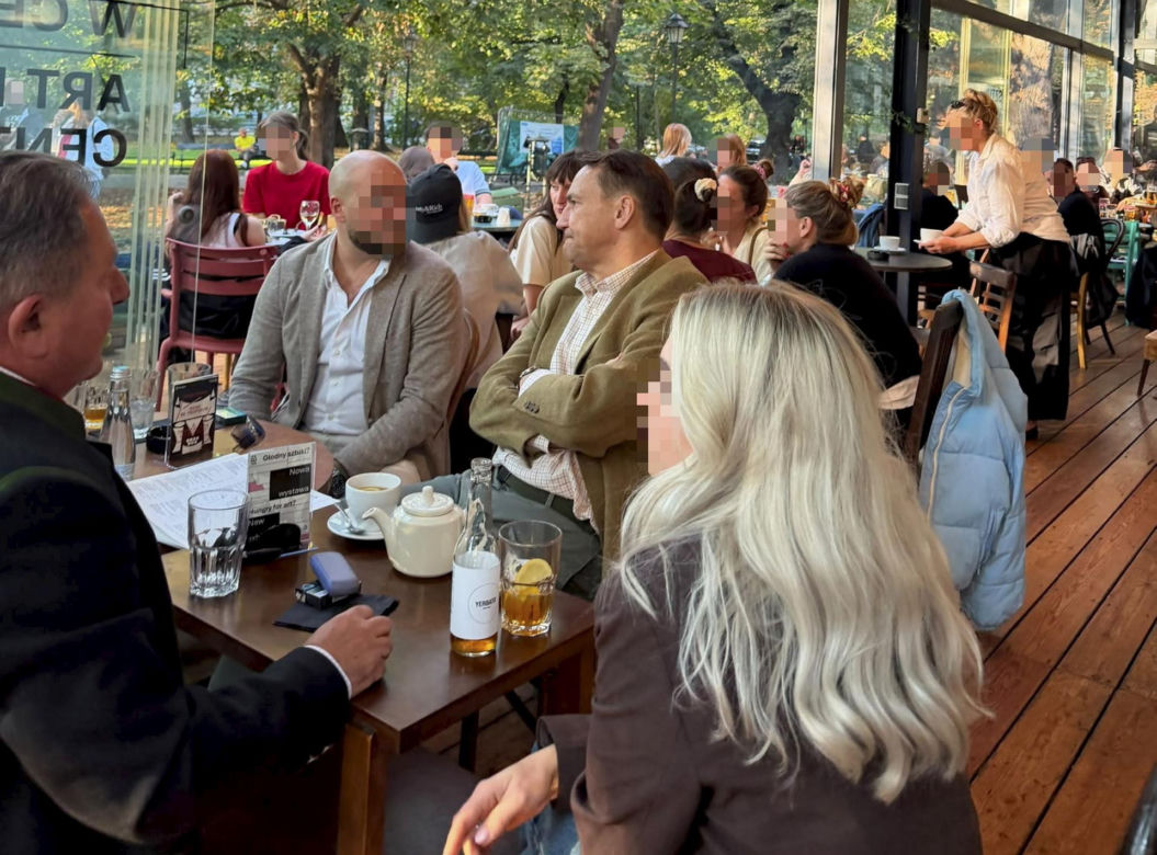 Sikorski i Makłowicz w krakowskim Bunkier Café