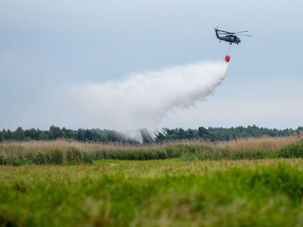 Pożar Biebrzańskiego Parku Narodowego. Spłonęło 13 ha łąk [12/13.06.2023]