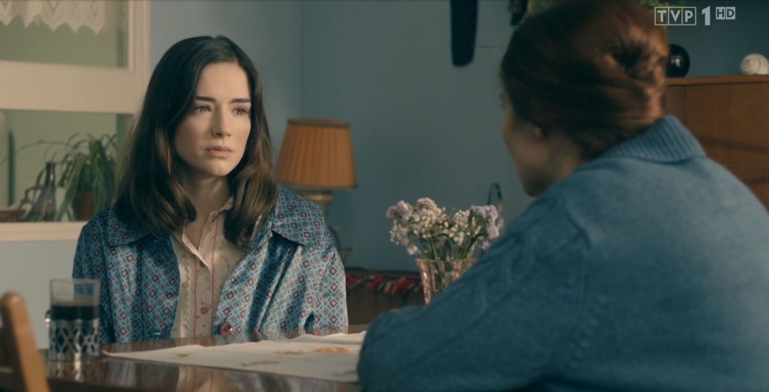 Stulecie Winnych 3 sezon odc. 34 Ewa (Sonia Mietielica), Ania (Urszula Grabowska)