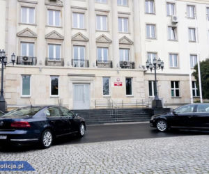 12 nieoznakowanych Volkswagenów Passatów dla policji