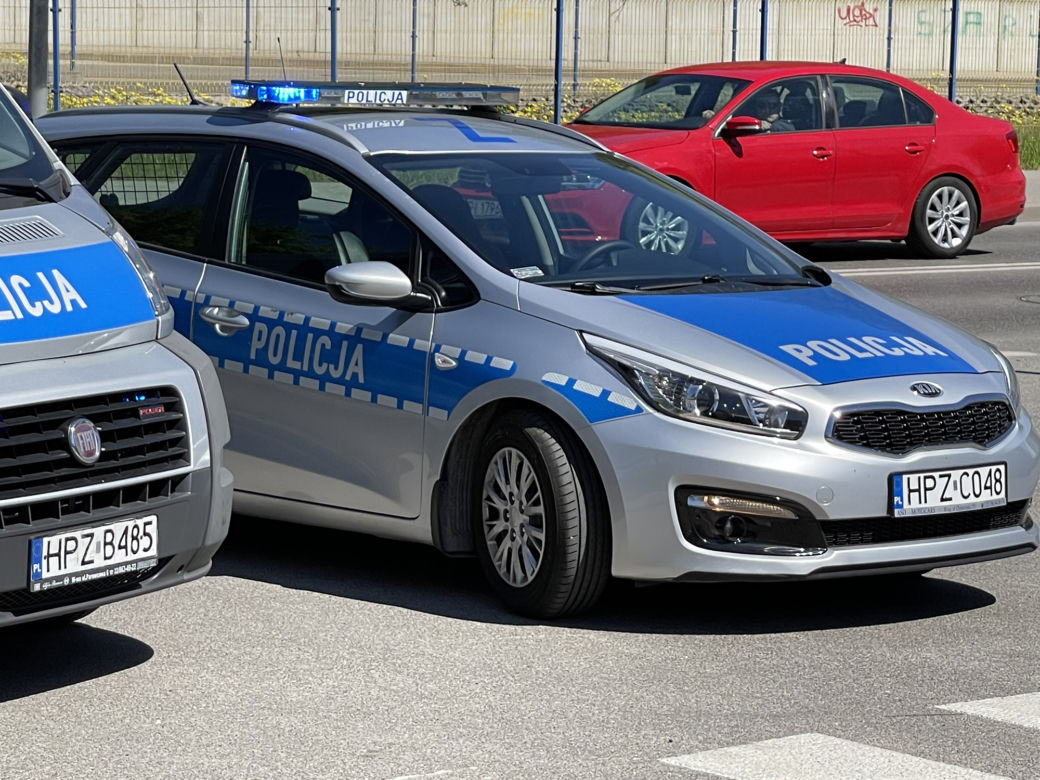 Pijany wiózł 8-letnią córeczkę. Mężczyzna wjechał w tył innego auta 