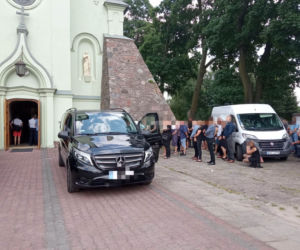 Pogrzeb ofiar wypadku w Elżbietowie. Zosia i jej mama Małgorzata L. wyruszą w ostatnią drogę