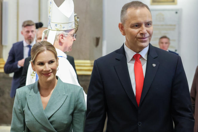Marta Nawrocka przyciągała spojrzenia. Tak ubrała się na obchody 15 sierpnia