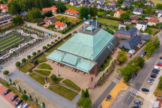 Na taki kościół czekałem. Fachowcy pracowali za darmo, a kościół niczym wielki namiot zaprojektował wybitny architekt. I to wszystko w latach 80.