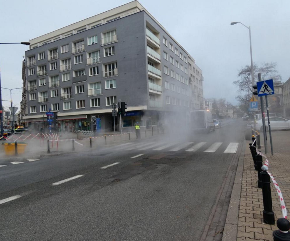 Ogromna awaria ciepłownicza w centrum Warszawy. Sto budynków bez ogrzewania