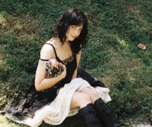 Witajcie w latach 90. Violet Grohl - recenzja albumu Be Sweet to Me