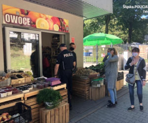 Zabrze: Policjanci kontrolowali sklepy i komunikację miejską. Sprawdzali maseczki [ZDJĘCIA]