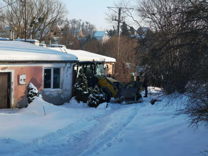 Orneta: Wybuch gazu w domu wielorodzinnym. 45-latek nie żyje, pięć osób ewakuowanych
