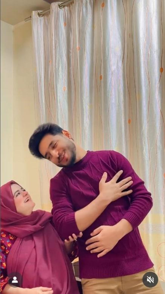 Influencerka nie przeżyła porodu! Bliźnięta uratowane