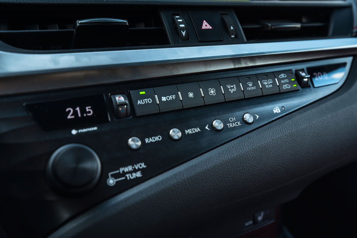 Lexus ES300h F Sport