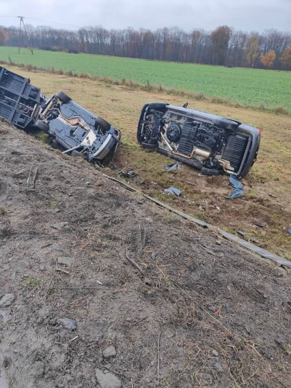 Wypadek na A4. Przewróciła się laweta z samochodami